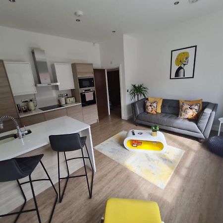 34 Cuppin Street - Luxury City Centre Apartment! Chester Exteriér fotografie