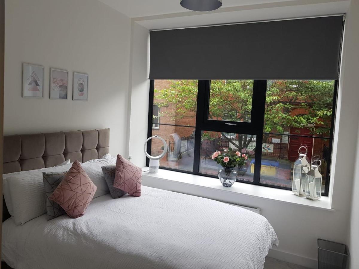 34 Cuppin Street - Luxury City Centre Apartment! Chester Exteriér fotografie