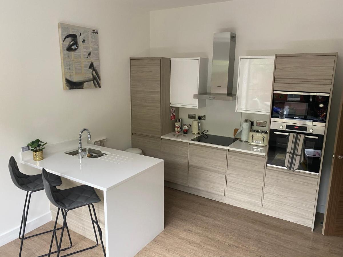 34 Cuppin Street - Luxury City Centre Apartment! Chester Exteriér fotografie
