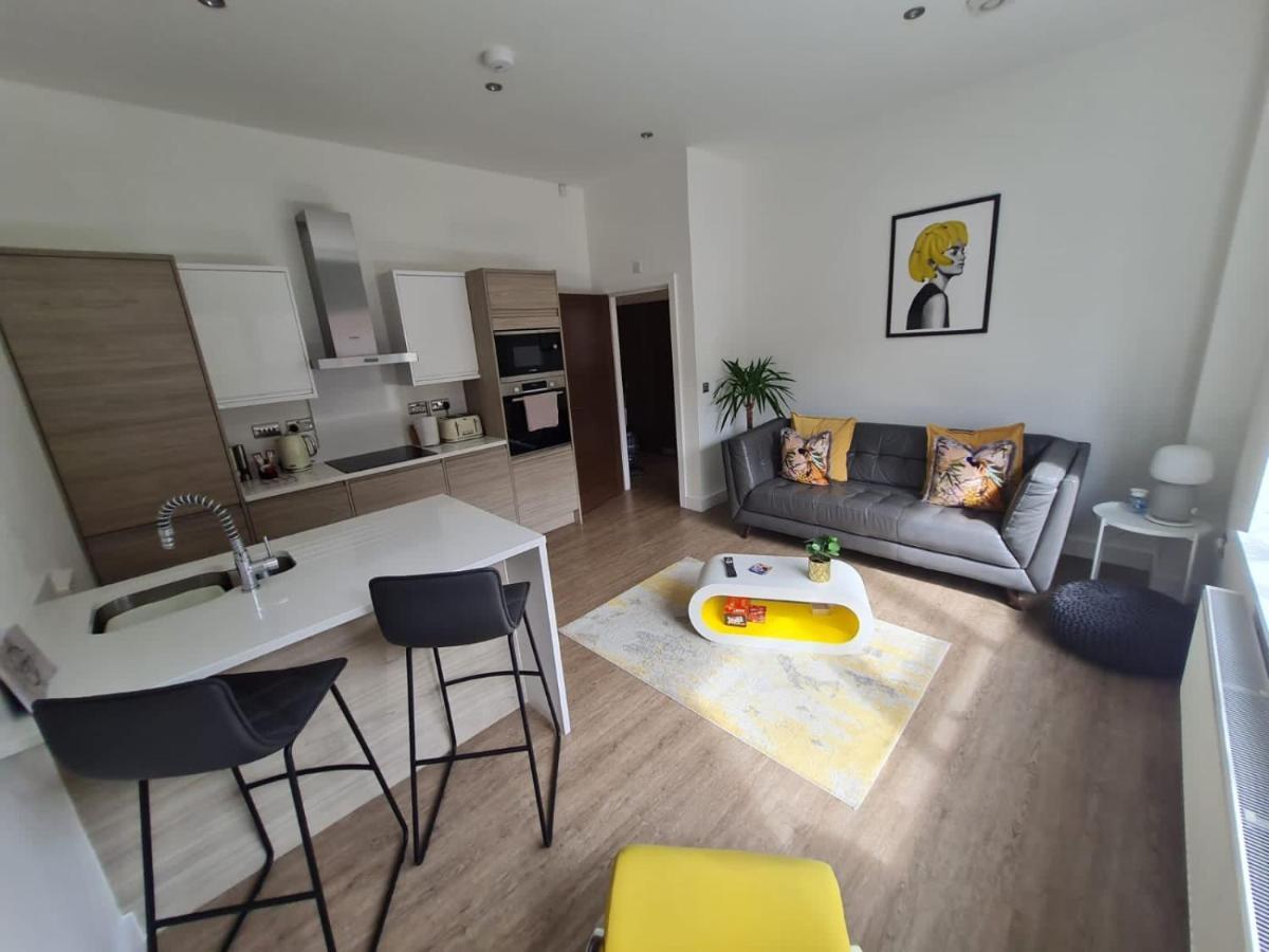 34 Cuppin Street - Luxury City Centre Apartment! Chester Exteriér fotografie