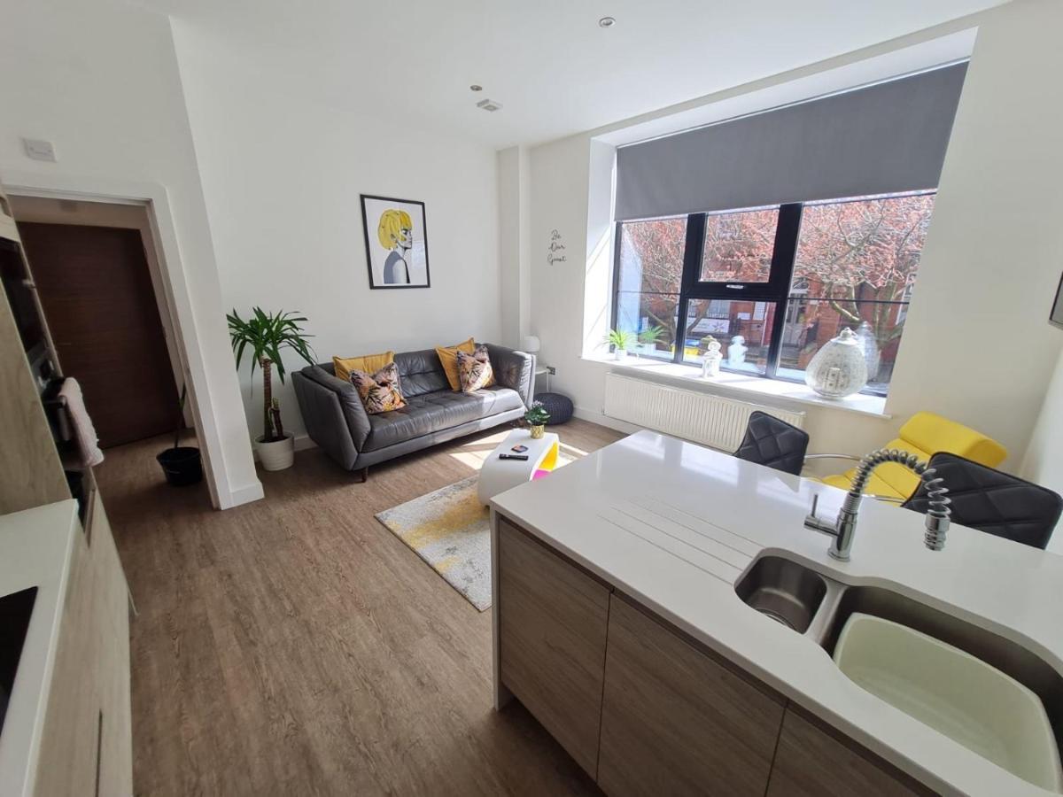 34 Cuppin Street - Luxury City Centre Apartment! Chester Exteriér fotografie