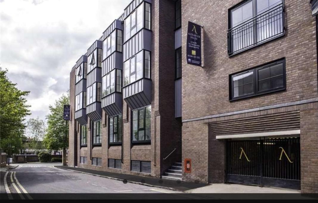 34 Cuppin Street - Luxury City Centre Apartment! Chester Exteriér fotografie